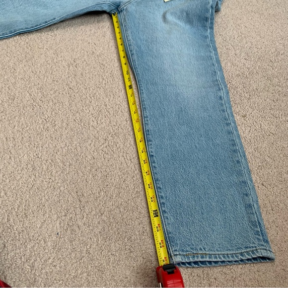 Levi’s Women’s Wedgie Blue Jeans High Rise Tapered Leg Size 30 Button Fly - Picture 7 of 7